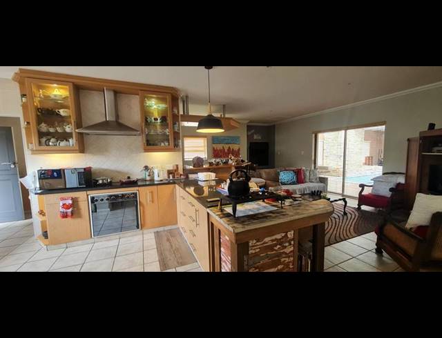 5 BEDROOM HOUSE FOR SALE IN MYBURGH PARK